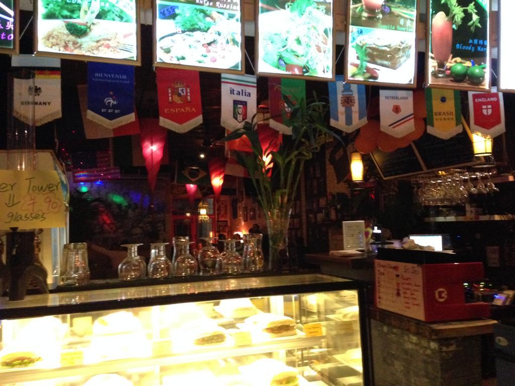 Beijing Sanlitun Hostel Bagian luar foto